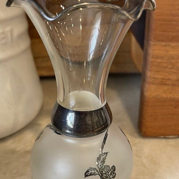 Antique Rockwell Silver Co. Flower Overlay Glass Vase 5" Sterling Silver - Picture 5 of 8